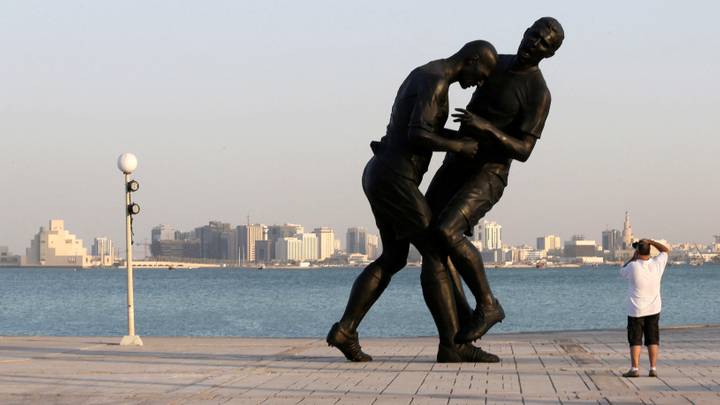 نقلت قطر تمثال زيدان “ضربة رأس” إلى متحف بعد أن أثار جدلا.. ما هي القصة